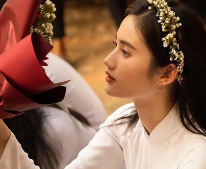 Hình ảnh Ý Nhi diện áo dài hút 2 vạn lượt yêu thích trên MXH.