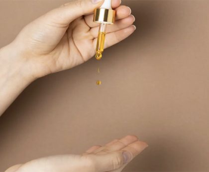 8 tinh dầu dưỡng hoàn hảo cho làn da khô, thiếu sức sống
