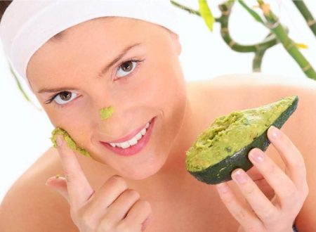 Mặt nạ bơ Công thức trị mụn, dưỡng ẩm hiệu quả tại nhà